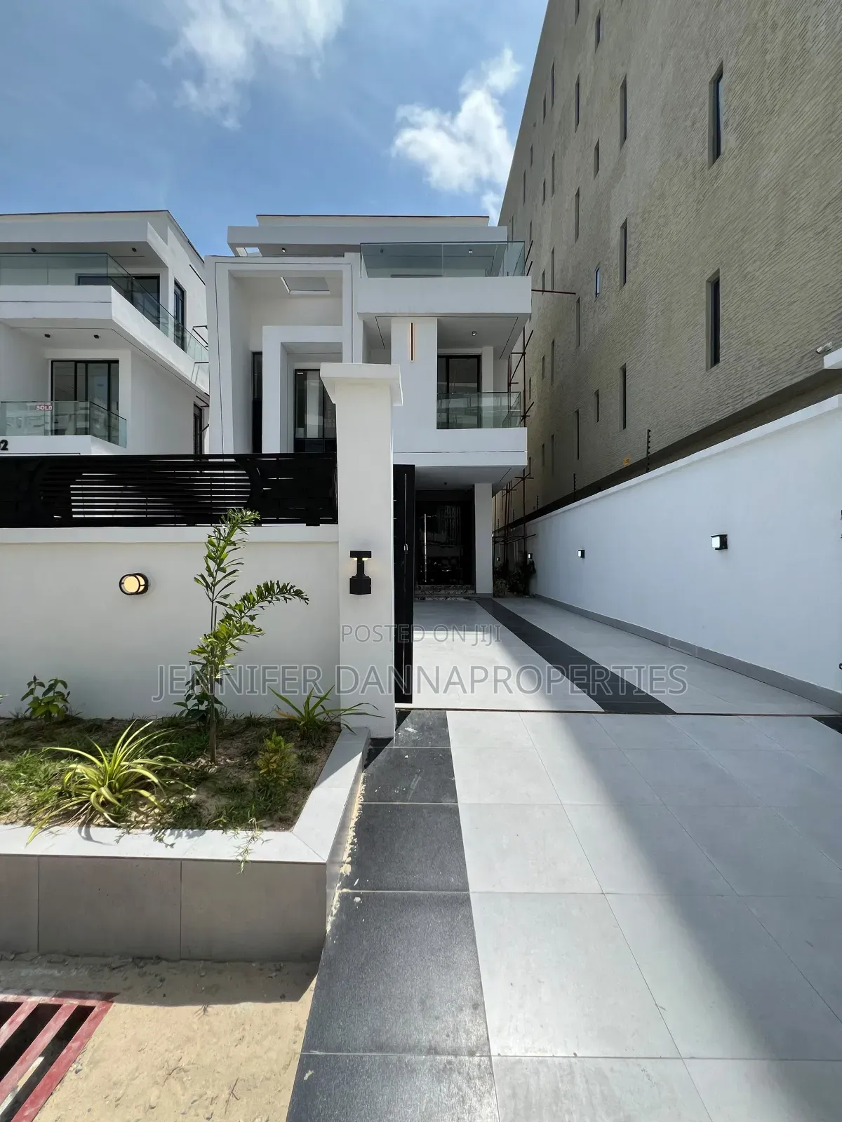 5bdrm Duplex in Lekki Phase 1 for sale