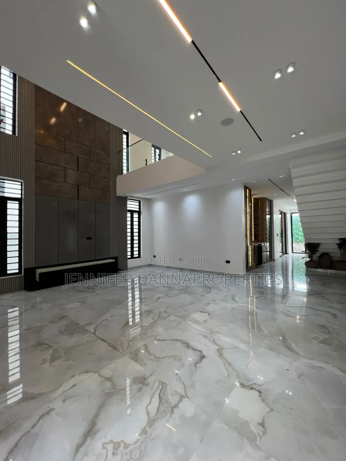 5bdrm Duplex in Lekki Phase 1 for sale