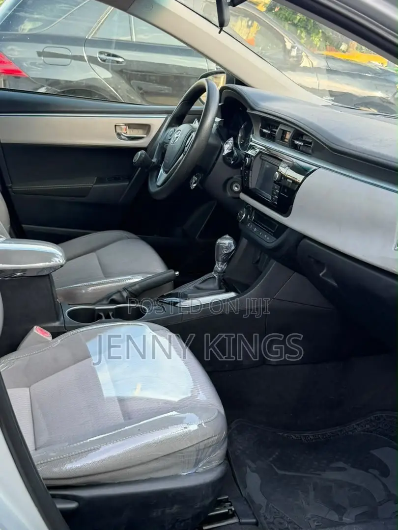Toyota Corolla 2015 Silver