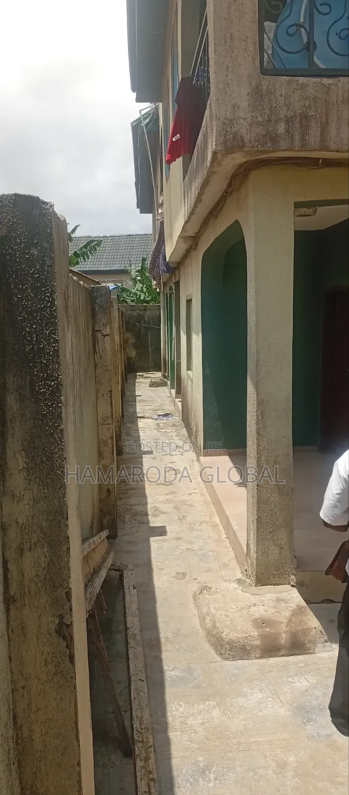 11bdrm Block of Flats in Ijegun for sale