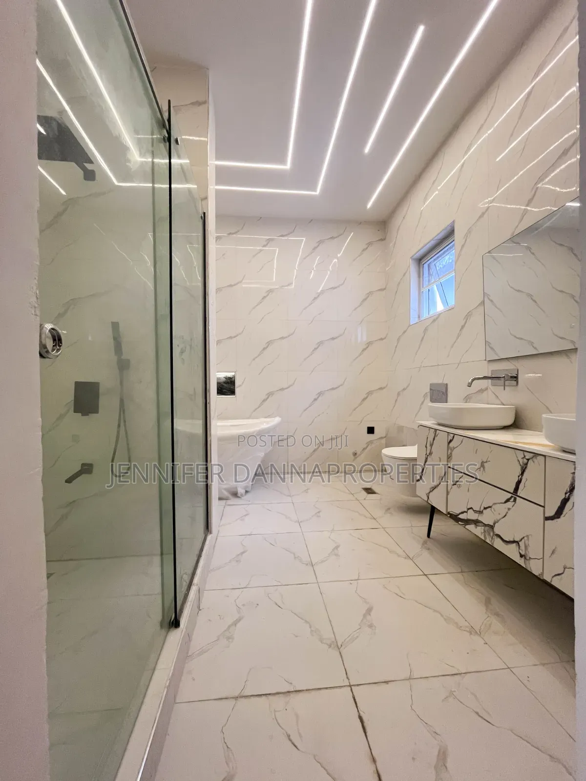 5bdrm Duplex in Ogombo for sale