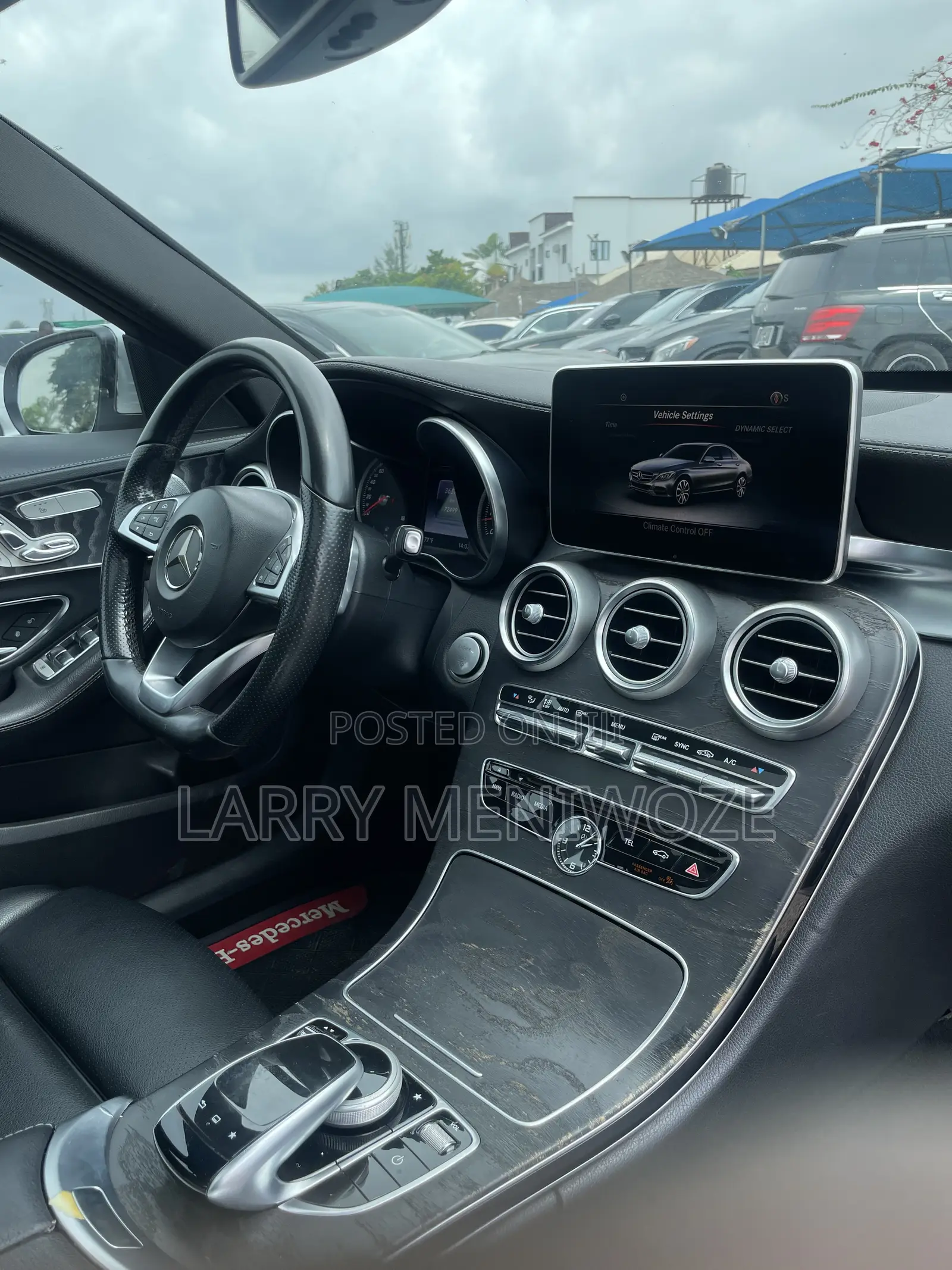 Mercedes-Benz C300 Luxury 4dr AWD 4Matic Sedan (2.0L 4cyl 7A) 2015