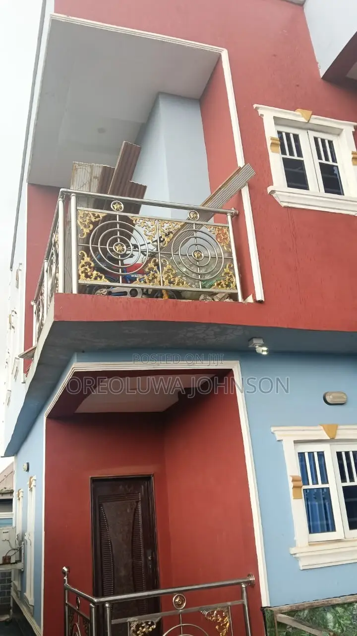 4bdrm Block of Flats in Obafemi-Owode for sale