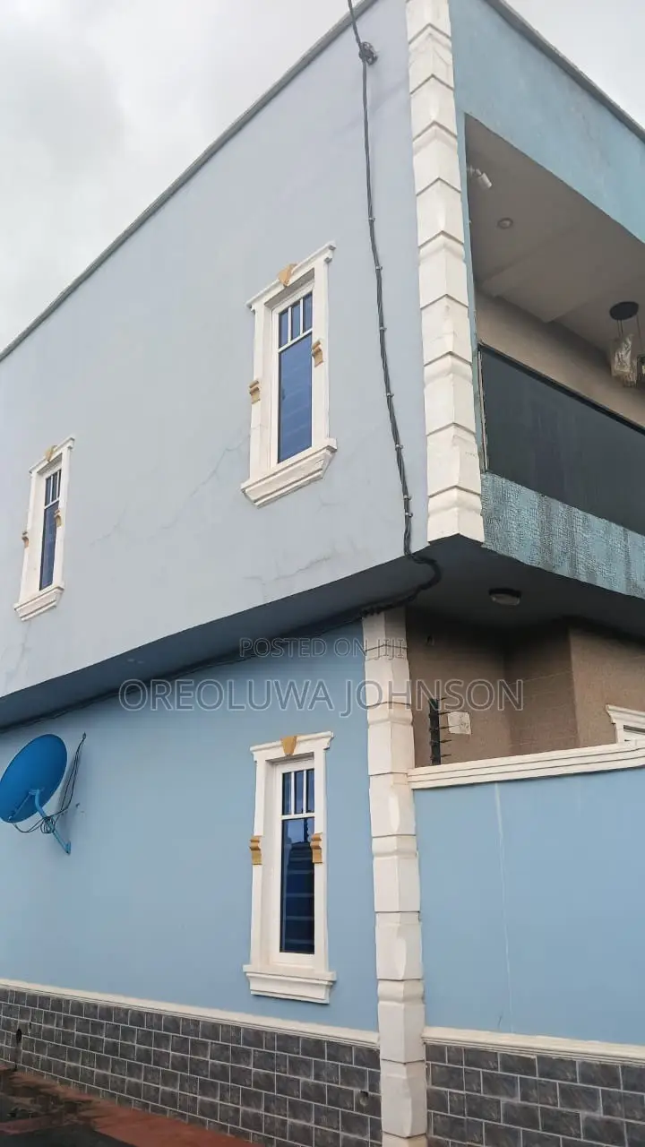 4bdrm Block of Flats in Obafemi-Owode for sale