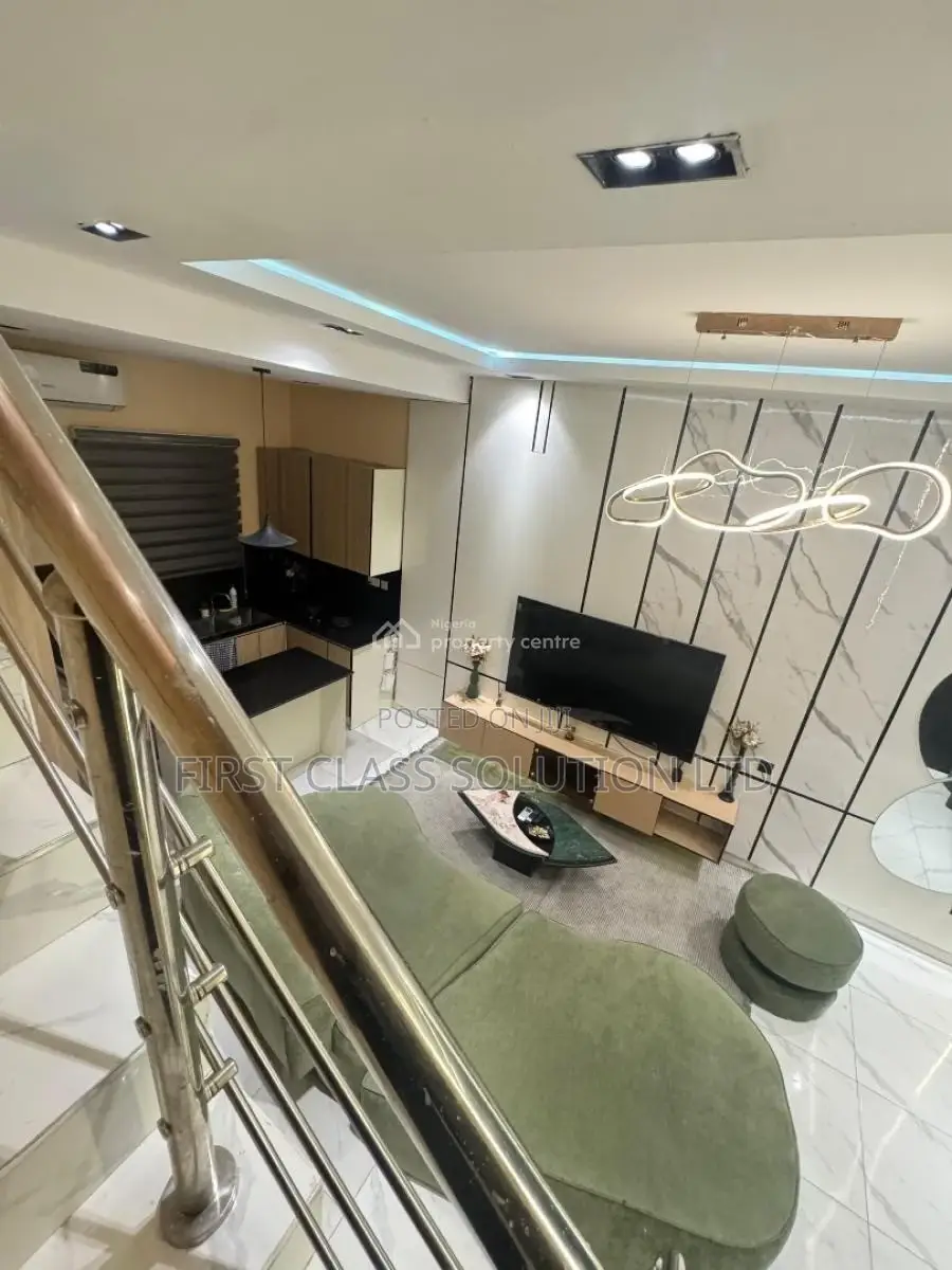 Beautiful 1 Bedroom Duplex Available