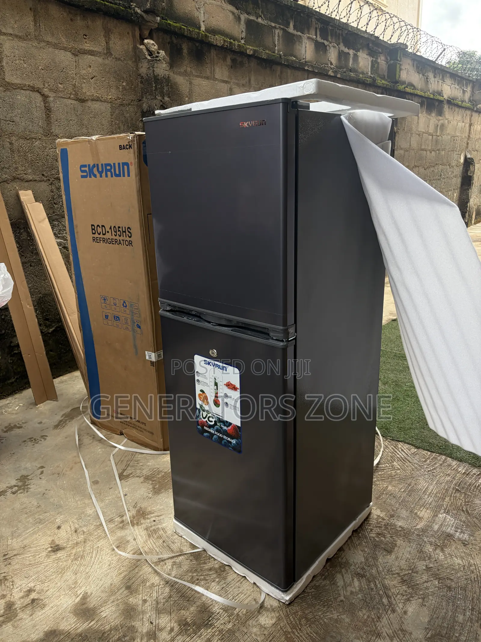 Skyrun 195L Double Door Fridge With Freezing Compartment