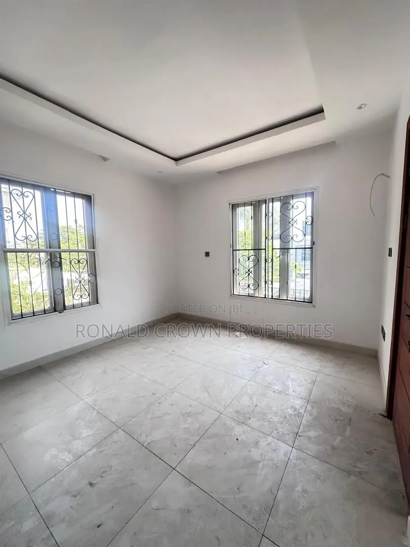 4bdrm Maisonette in Victoria Island for sale