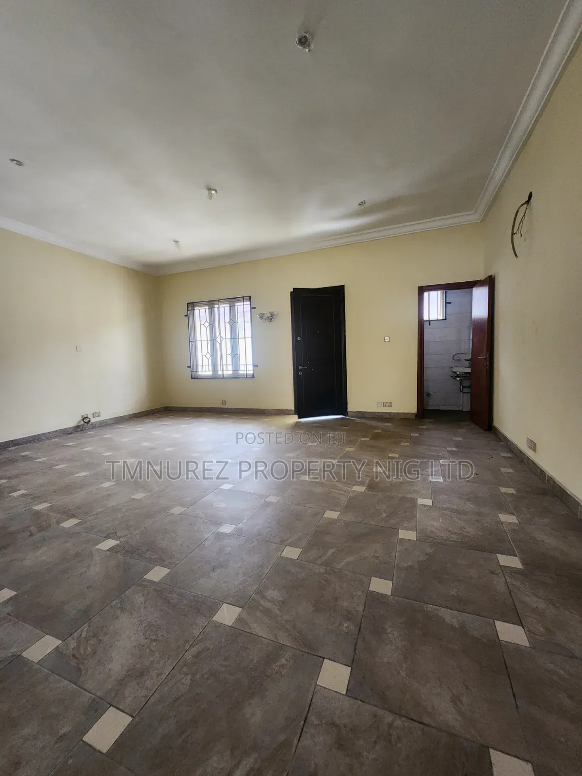 3bdrm Apartment in Chevron for rent