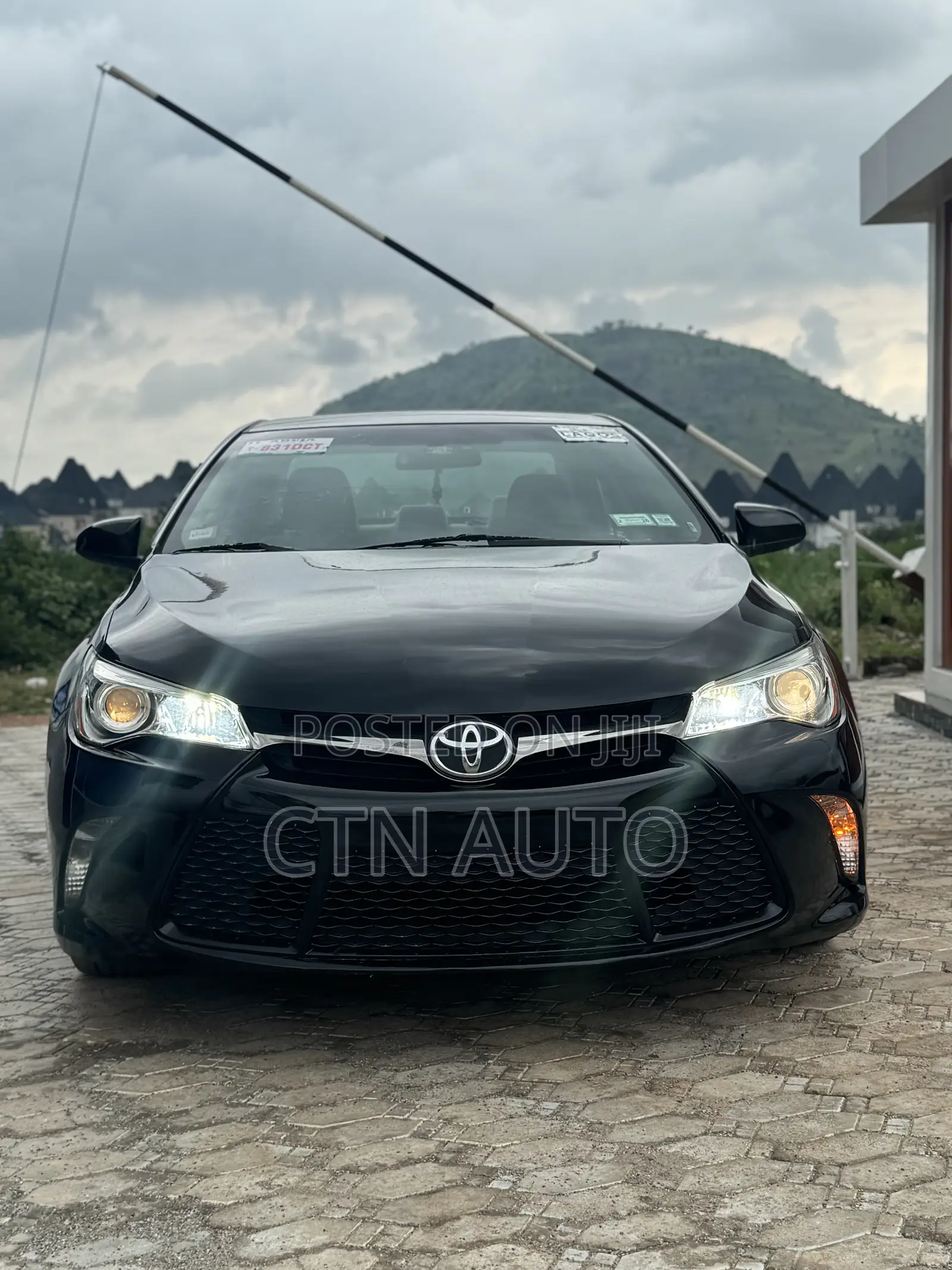Toyota Camry SE 4dr Sedan (2.5L 4cyl 6A) 2016 Black