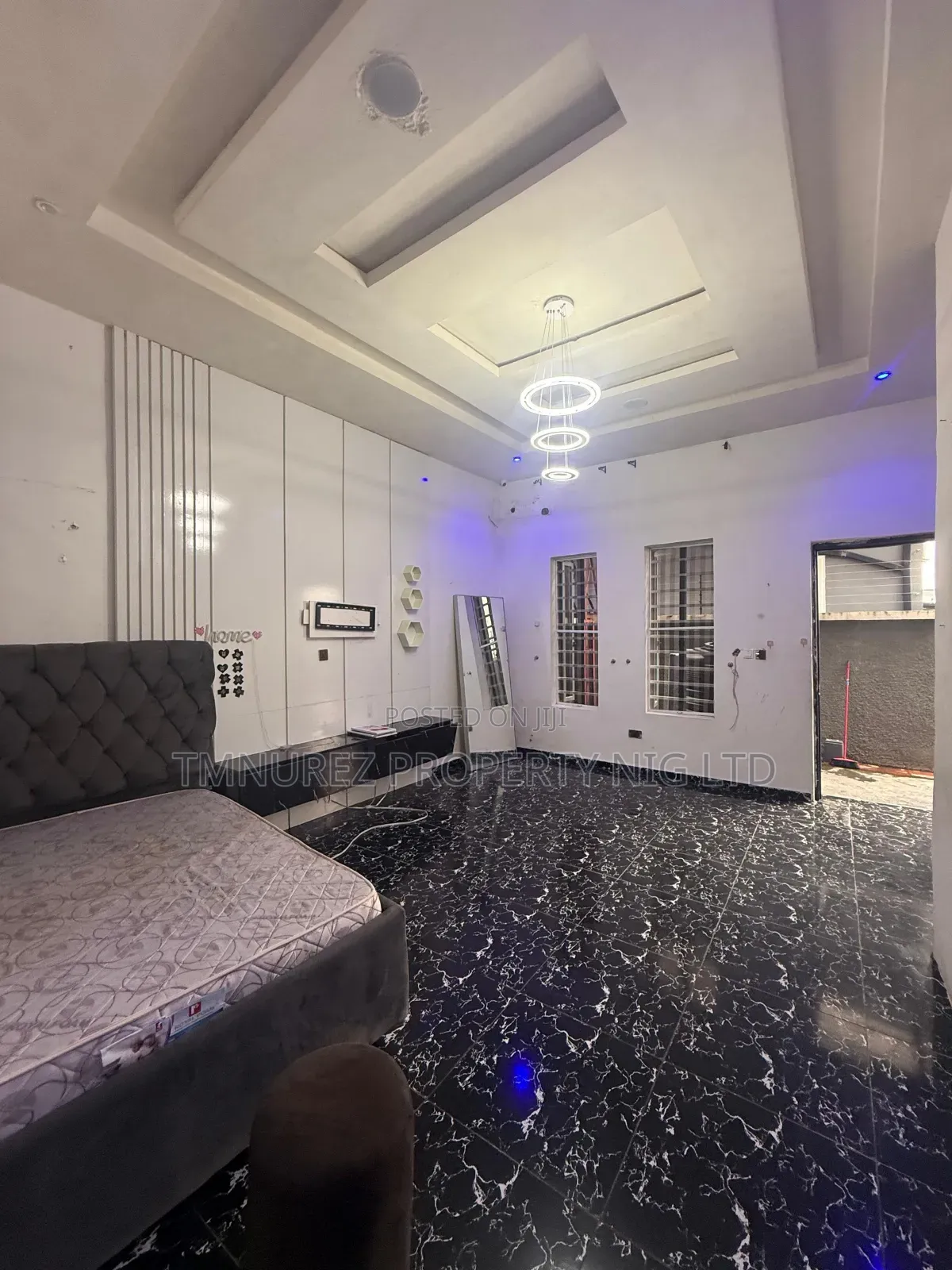 Studio Apartment in Chevron for rent