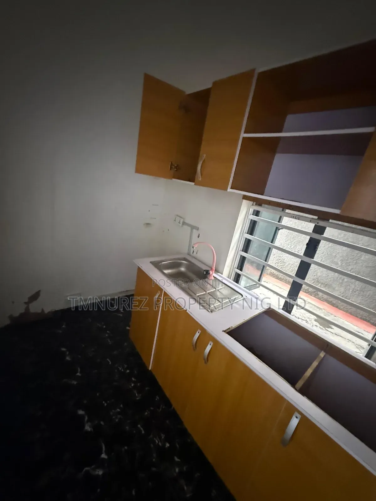 Studio Apartment in Chevron for rent