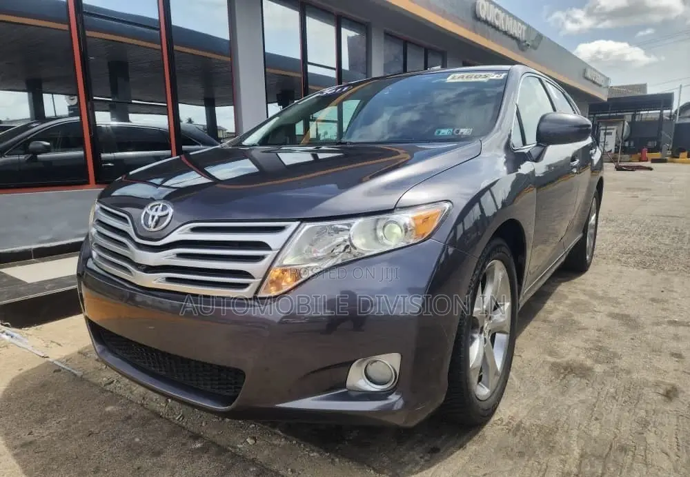Toyota Venza XLE 2010 Gray