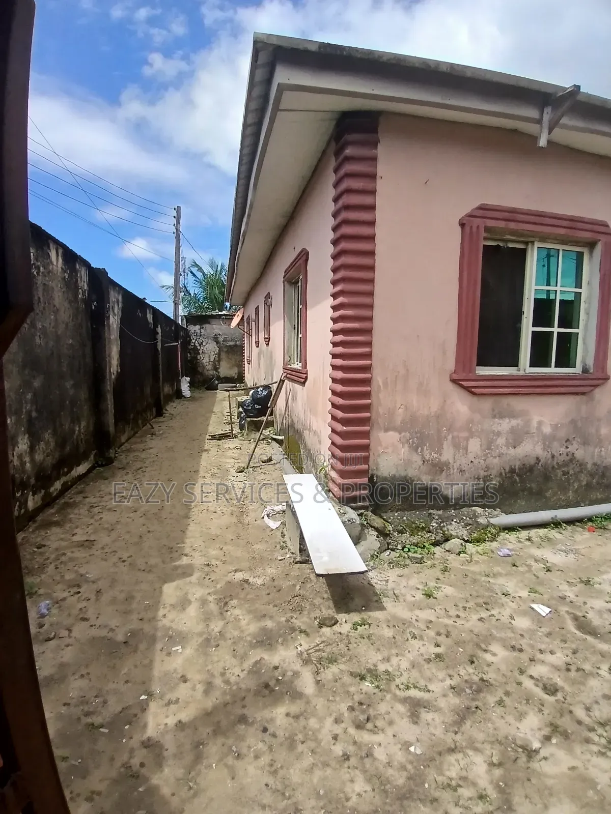 4bdrm Bungalow in Idowu Estate, Ado / Ajah for sale