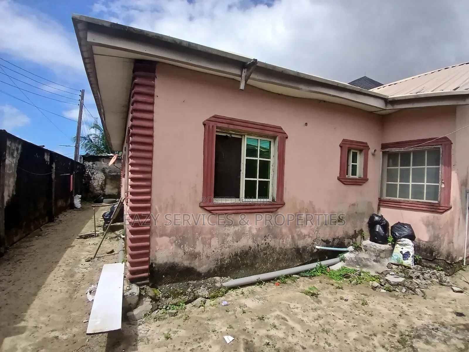4bdrm Bungalow in Idowu Estate, Ado / Ajah for sale
