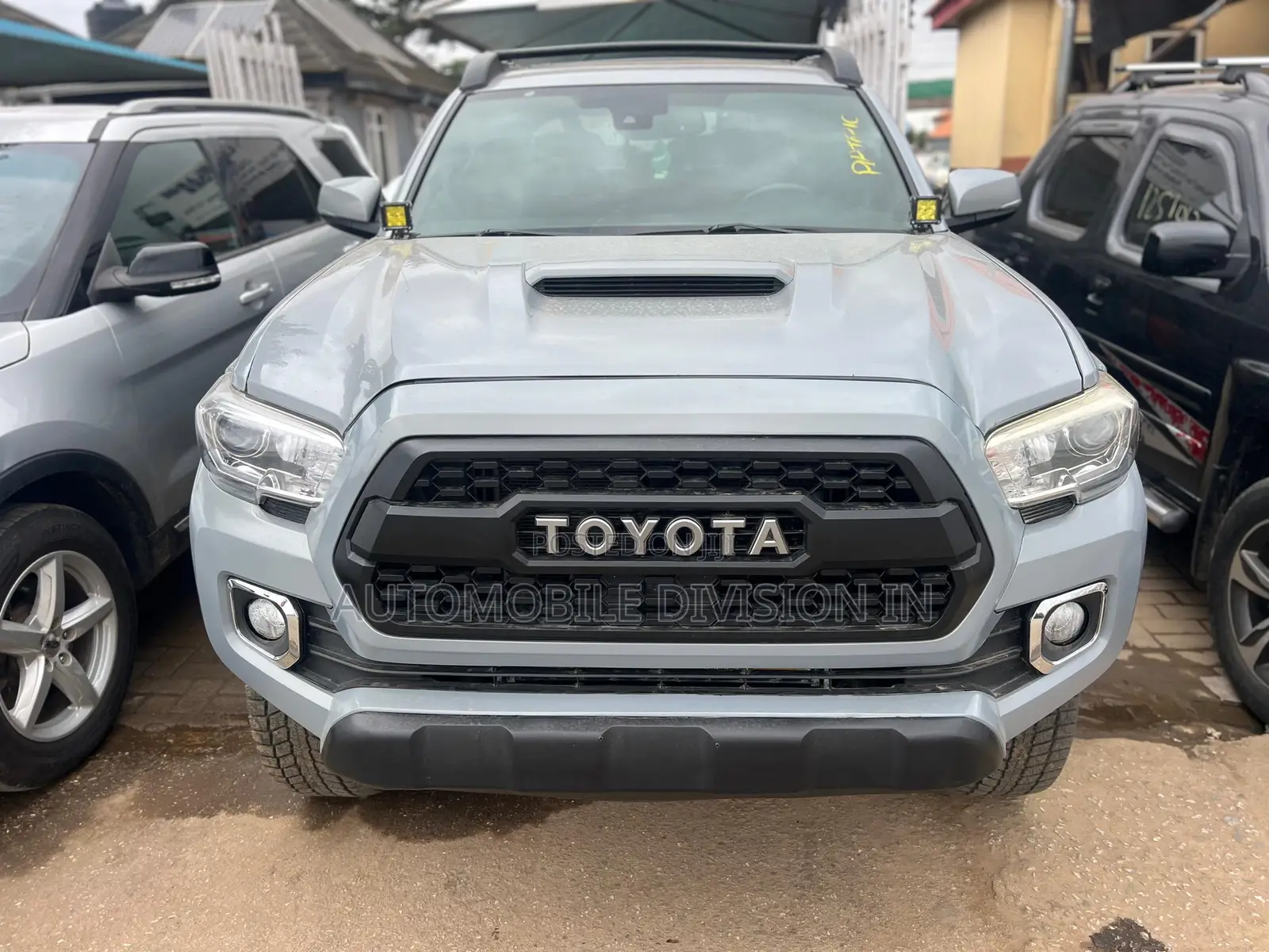 Toyota Tacoma SR5 2018 Silver