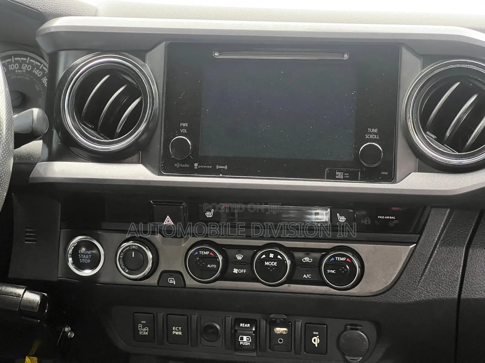 Toyota Tacoma SR5 2018 Silver