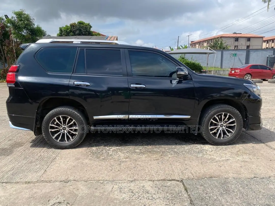 Toyota Land Cruiser Prado 2.7 2017 Black