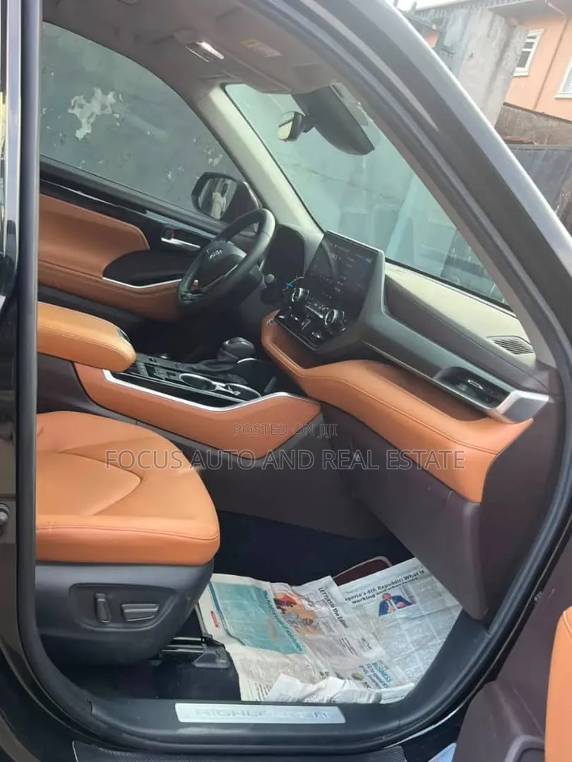 Toyota Highlander Limited AWD 2023 Black