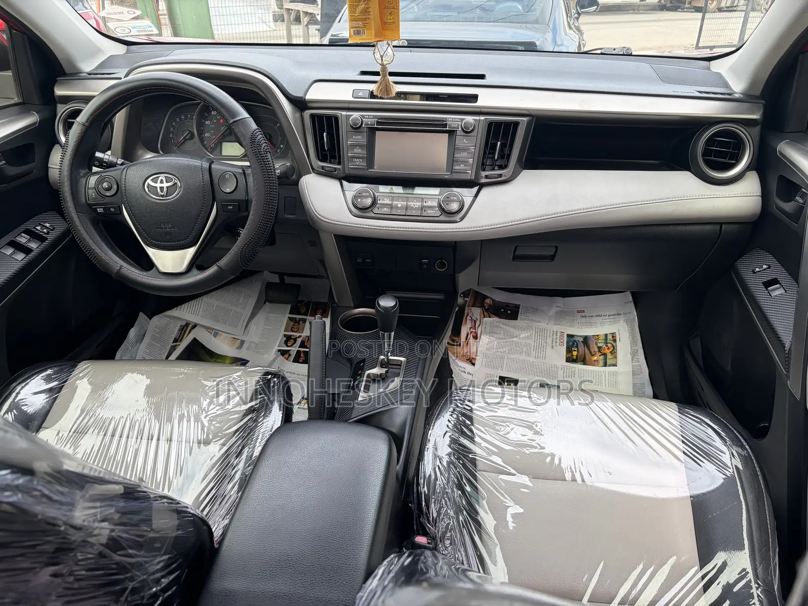 Toyota RAV4 XLE 4dr SUV (2.5L 4cyl 6A) 2014 Red