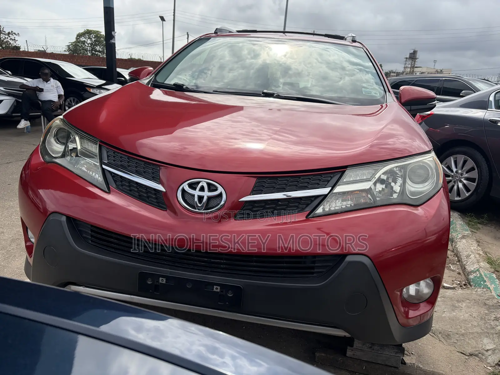 Toyota RAV4 XLE 4dr SUV (2.5L 4cyl 6A) 2014 Red