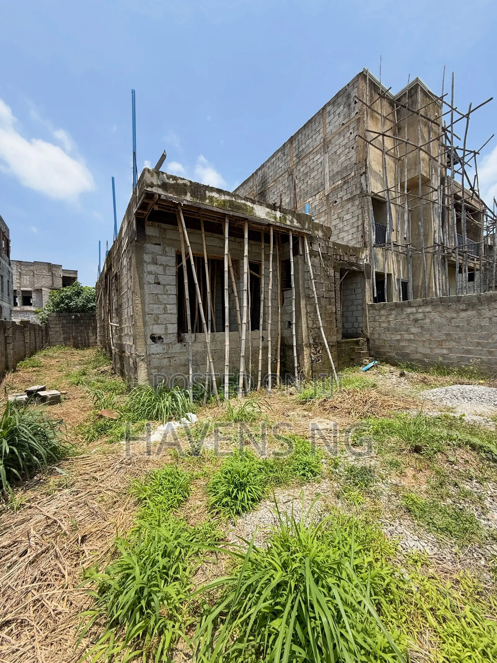 4bdrm Duplex in Life Camp for sale