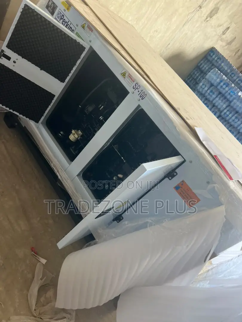 Efficient Perkins 100kVA Soundproof Diesel Gen