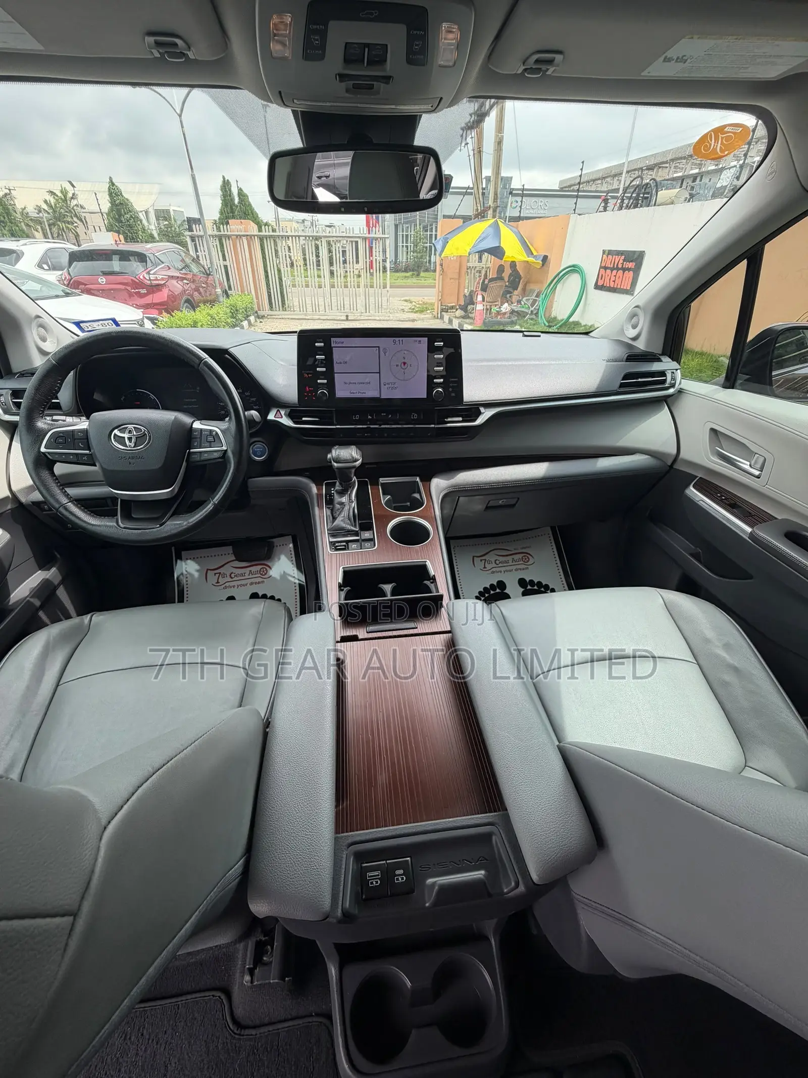 Toyota Sienna XLE 2022 Brown