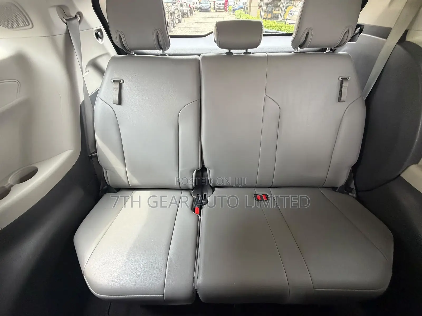 Toyota Sienna XLE 2022 Brown