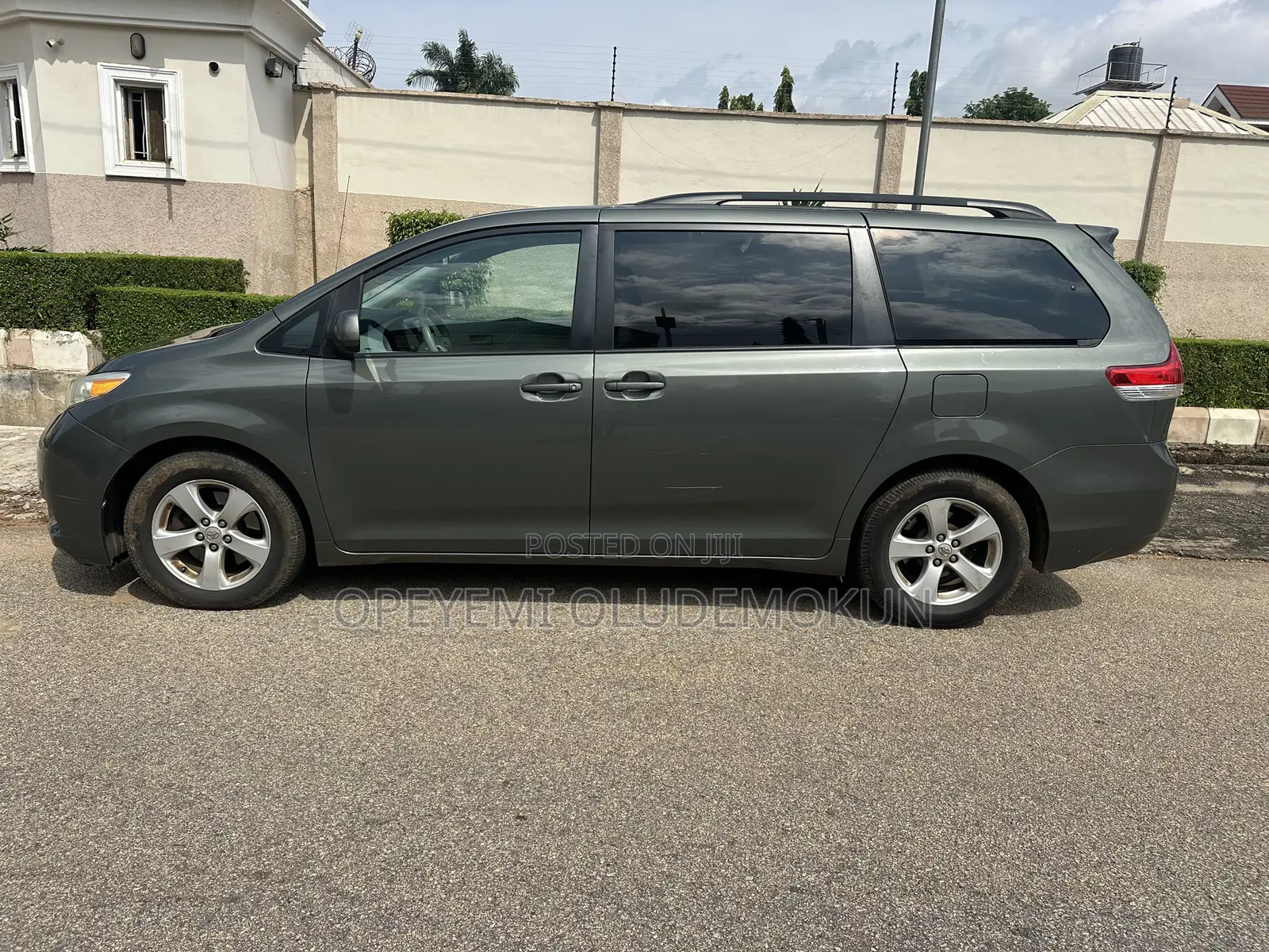 Toyota Sienna LE 8 Passenger 2011 Green