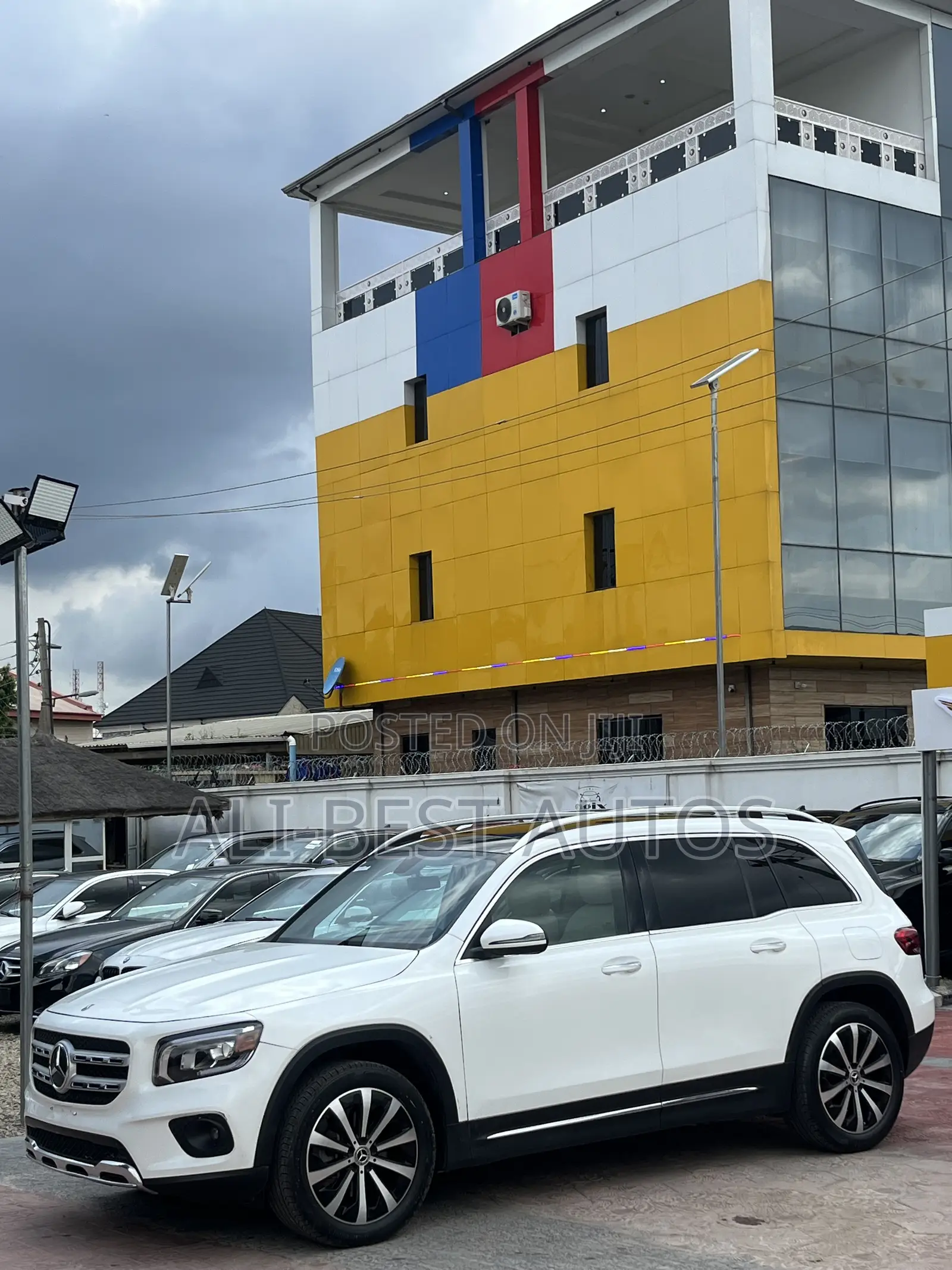 Mercedes-Benz GLB-Class 2023 White