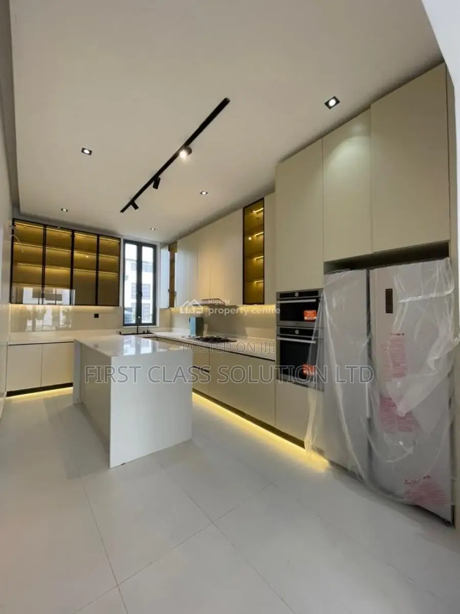5bdrm Duplex in Ikate for sale