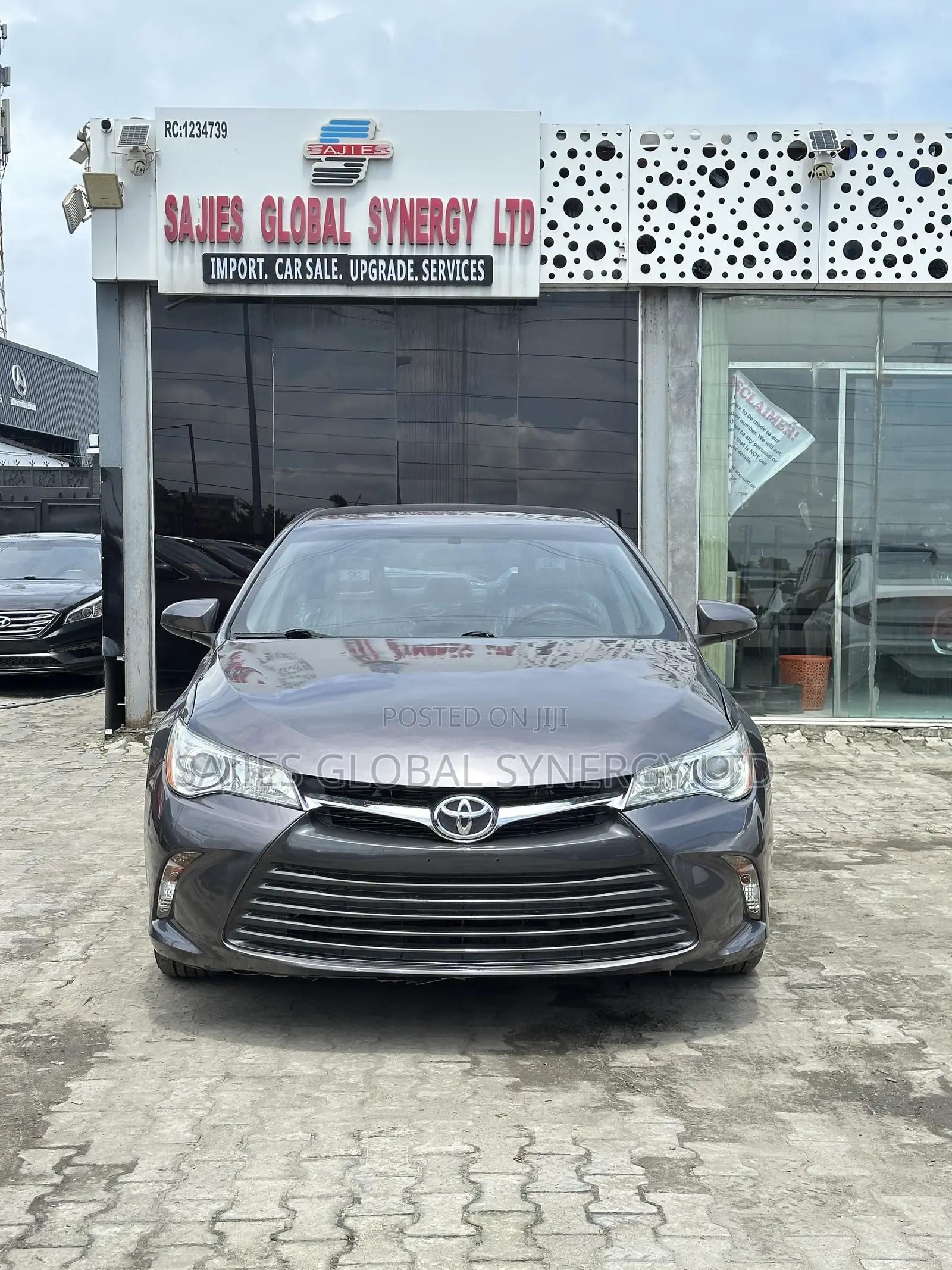 Toyota Camry LE 4dr Sedan (2.5L 4cyl 6A) 2016 Gray