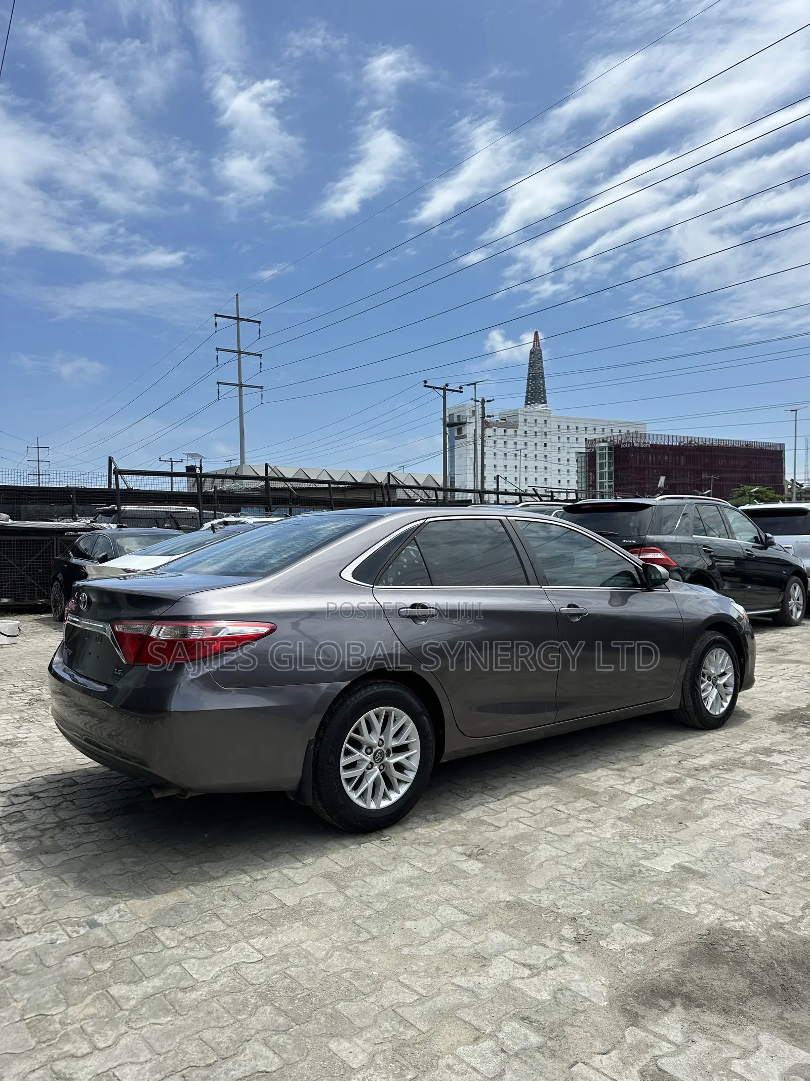 Toyota Camry LE 4dr Sedan (2.5L 4cyl 6A) 2016 Gray
