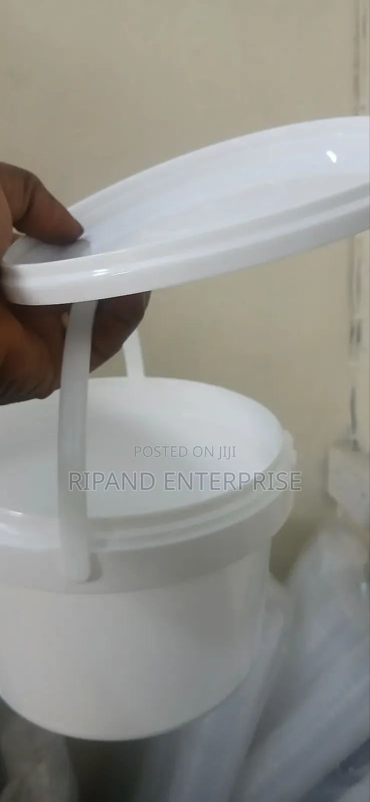 Coloured White 2 Litres Buckets
