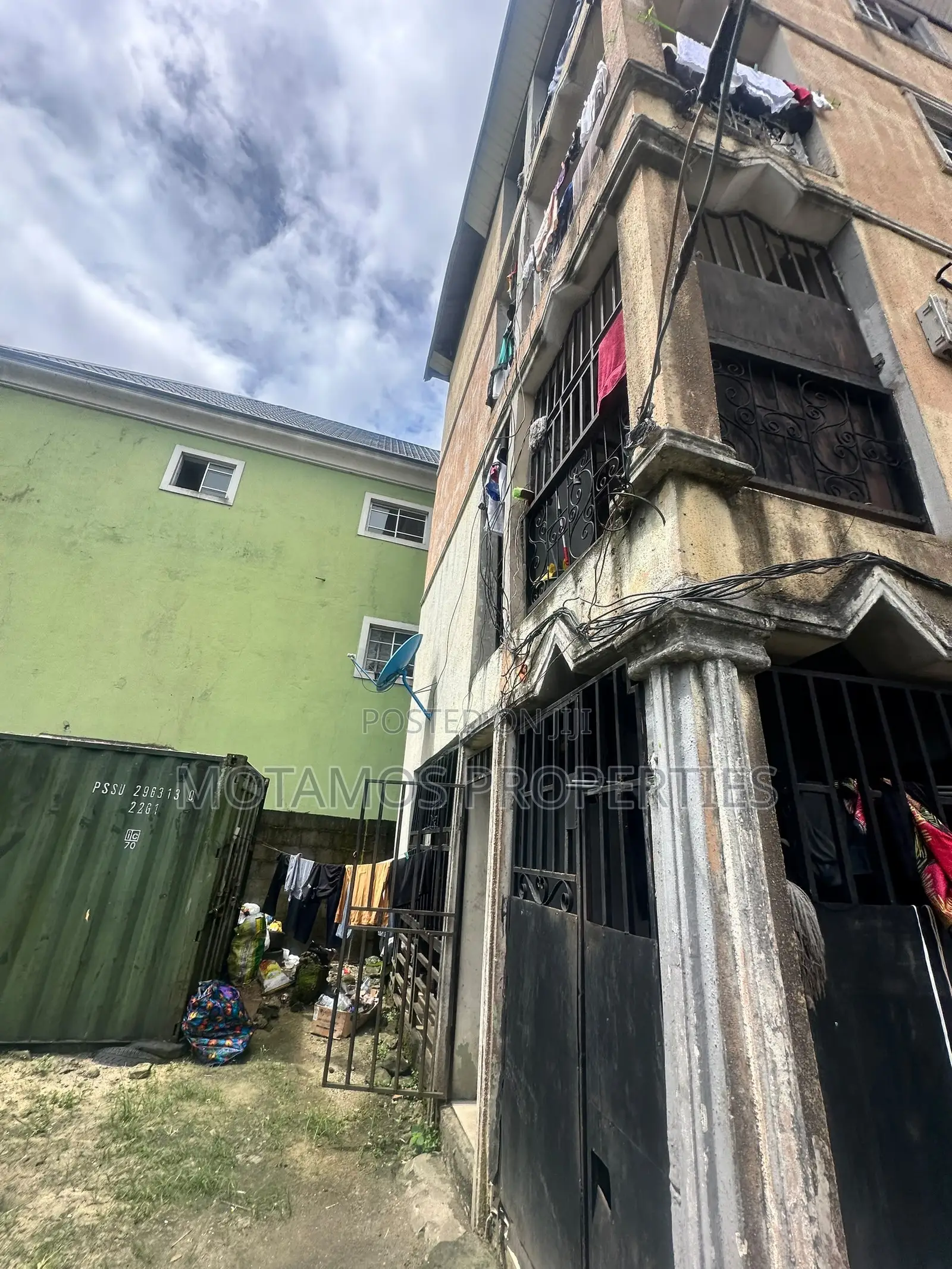 2bdrm Block of Flats in Along The Road, Obio-Akpor for sale