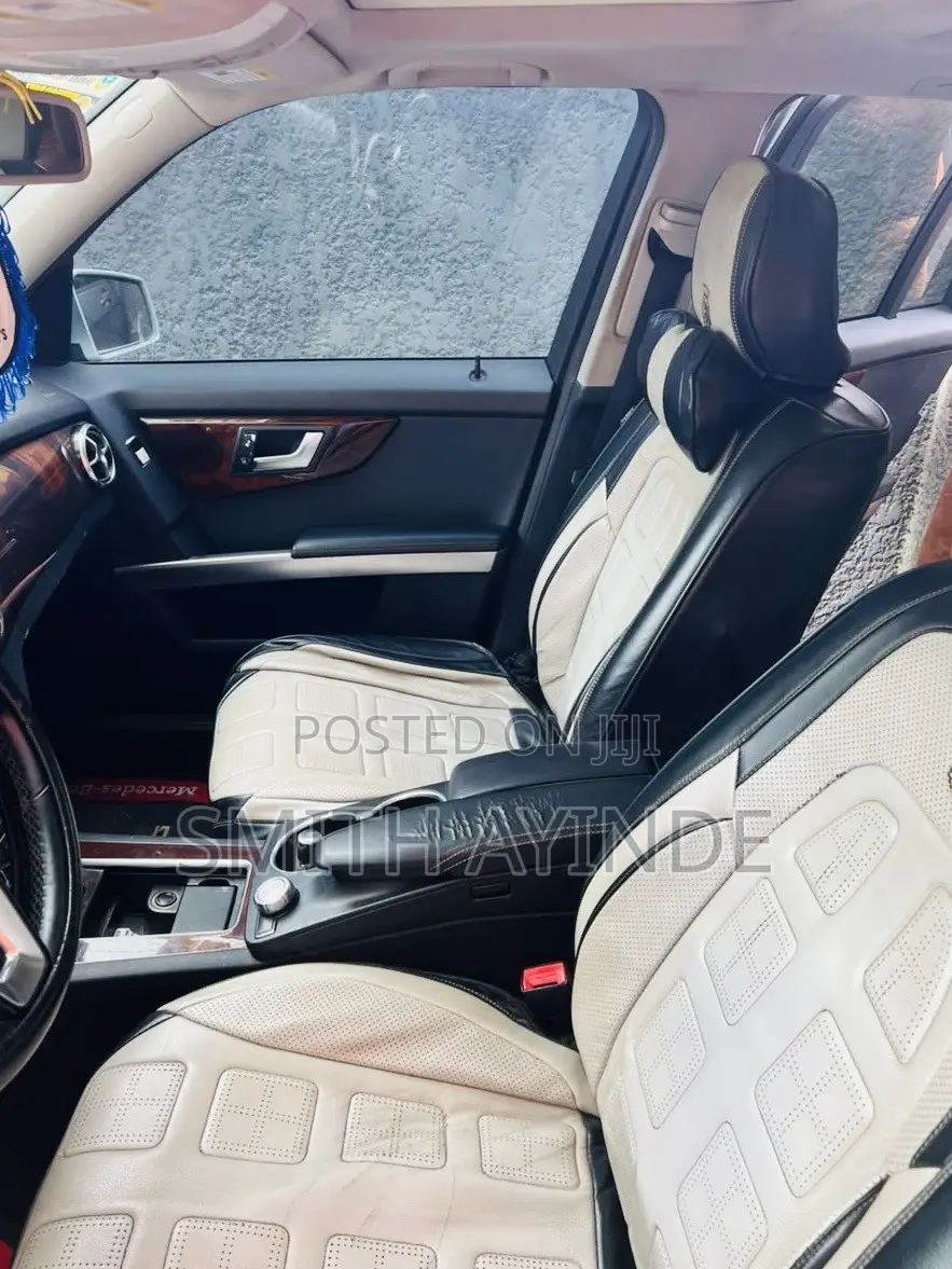 Mercedes-Benz GLK-Class Base GLK 350 4dr AWD 4MATIC (3.5L 6cyl 7A) 2015