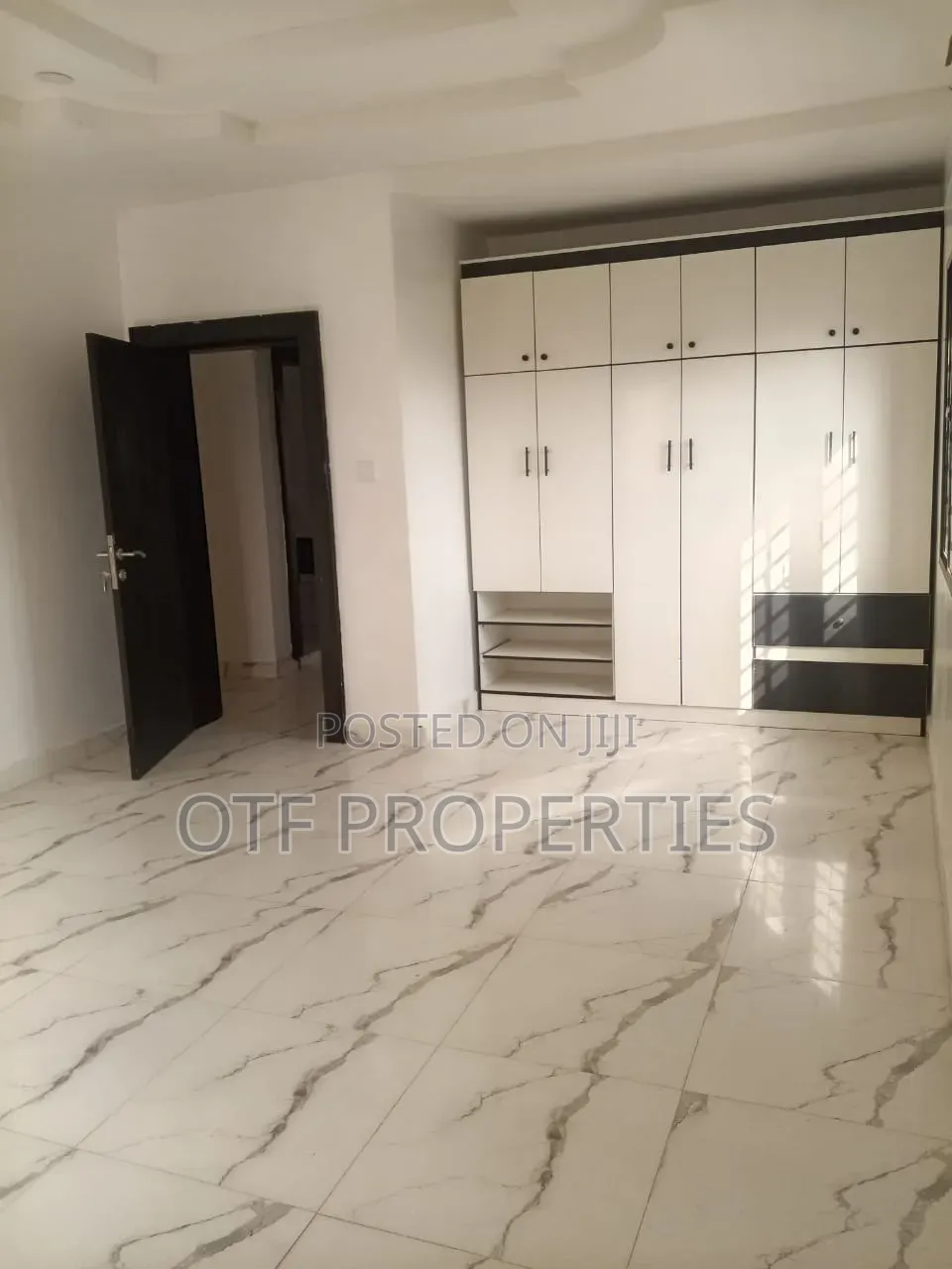 4bdrm Duplex in Lifecamp for sale
