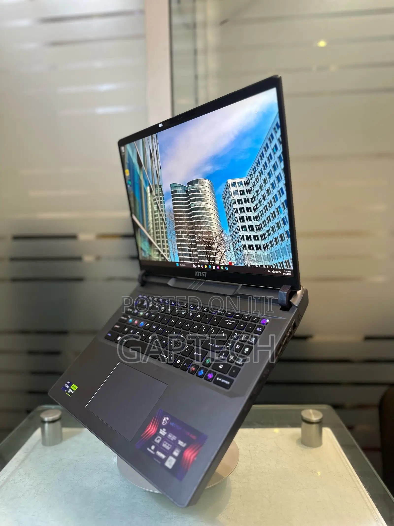 Laptop MSI Vector 17 HX AI A2XWJG 32GB Intel Core i9 SSD 1T