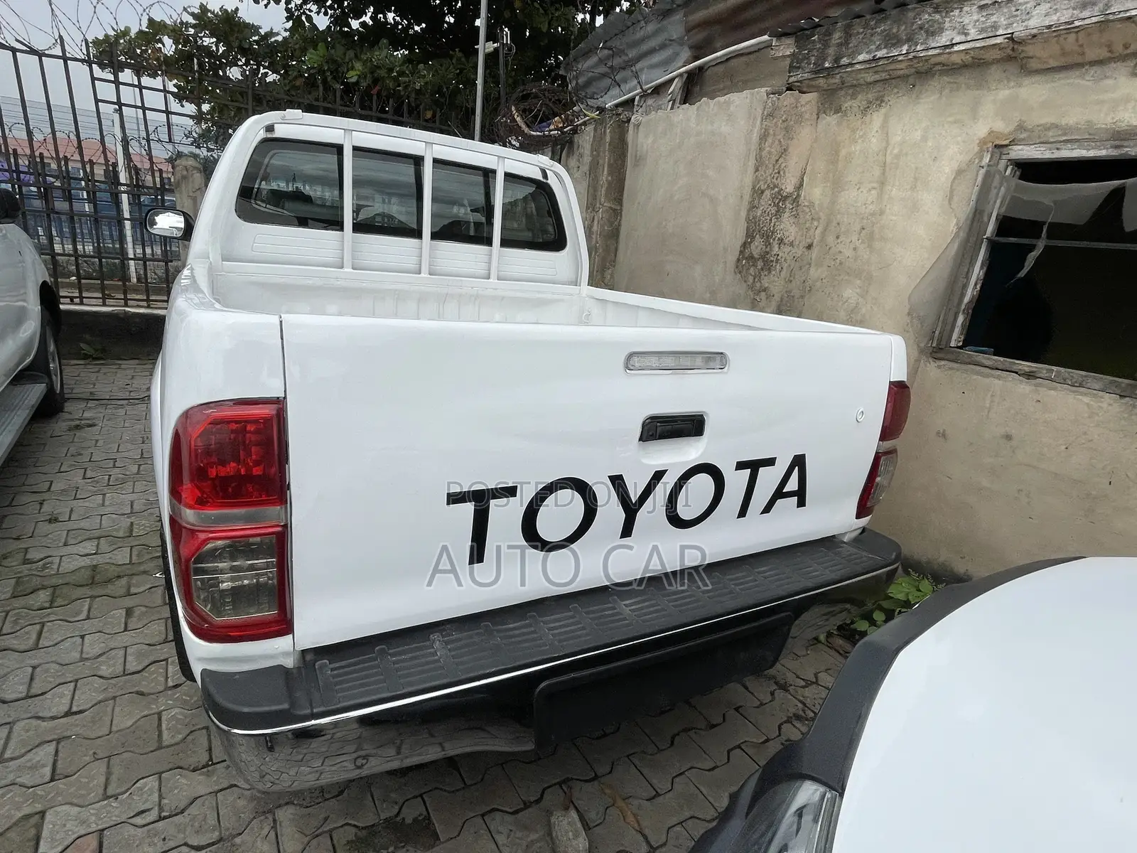Toyota Hilux 2012 White