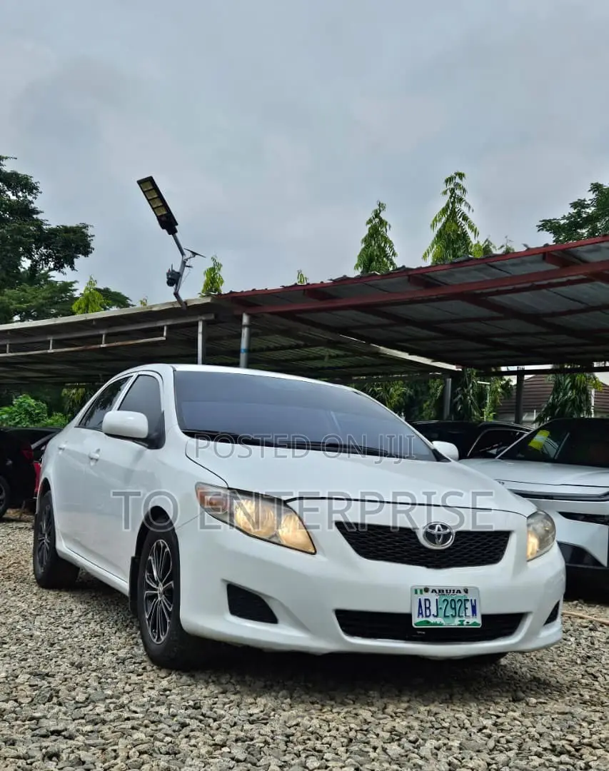 Toyota Corolla 2010 White