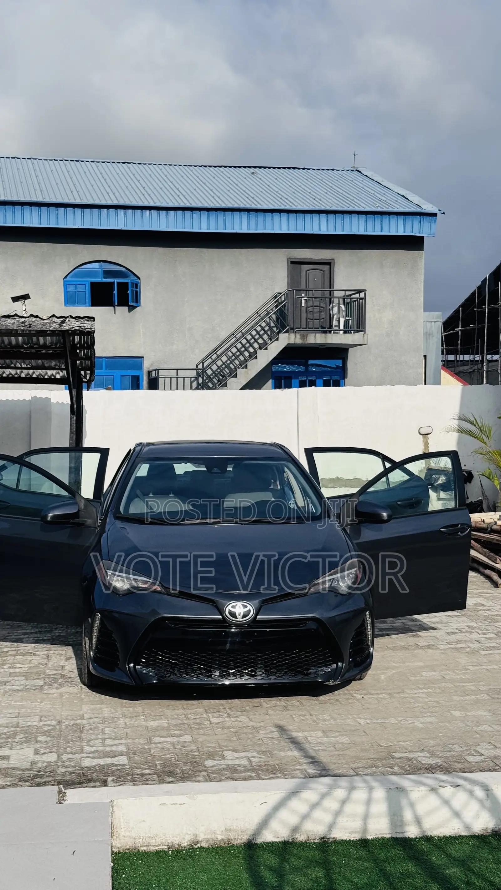 Toyota Corolla SE 4dr Sedan (1.8L 4cyl CVT) 2017 Gray