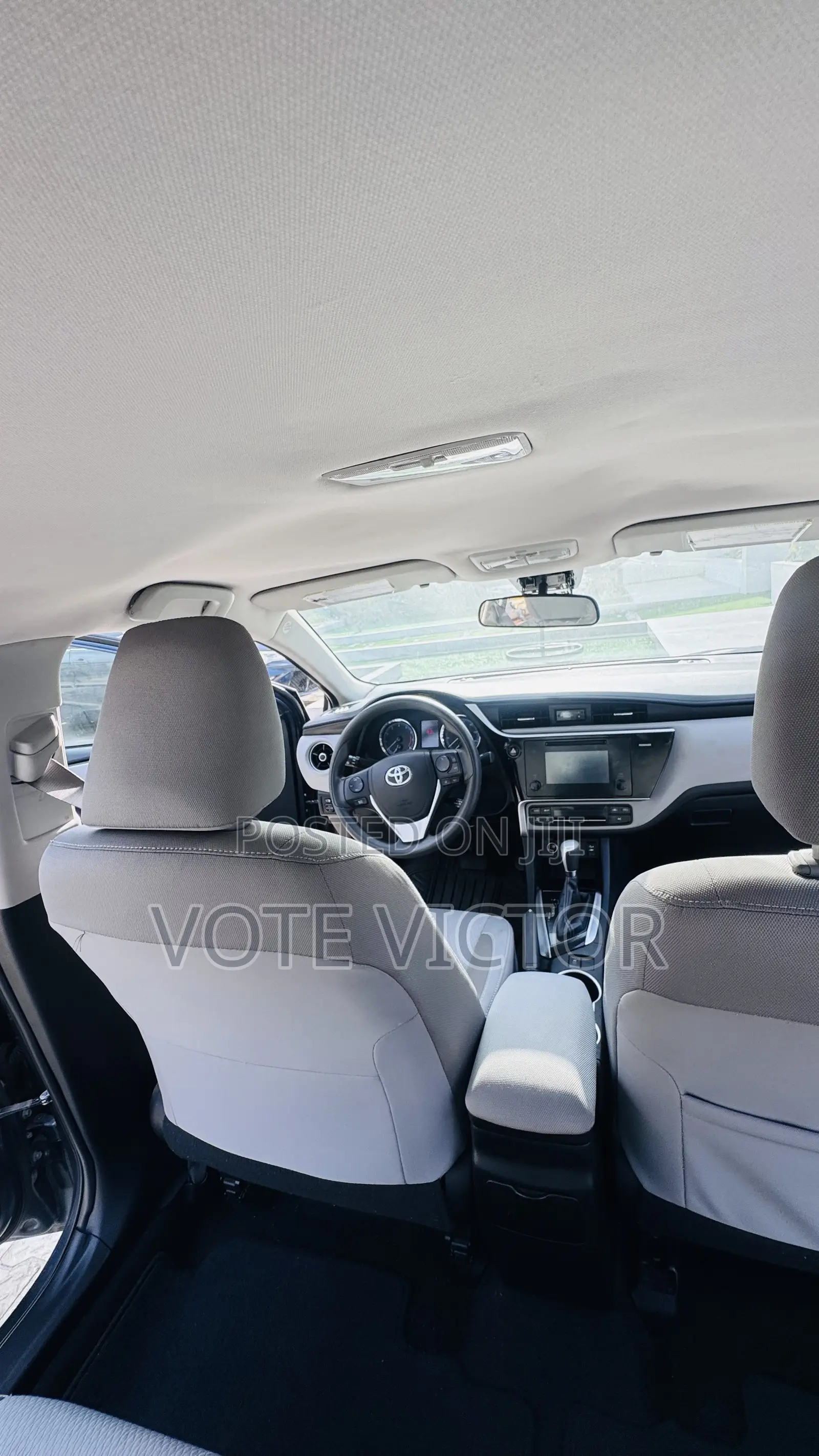 Toyota Corolla SE 4dr Sedan (1.8L 4cyl CVT) 2017 Gray