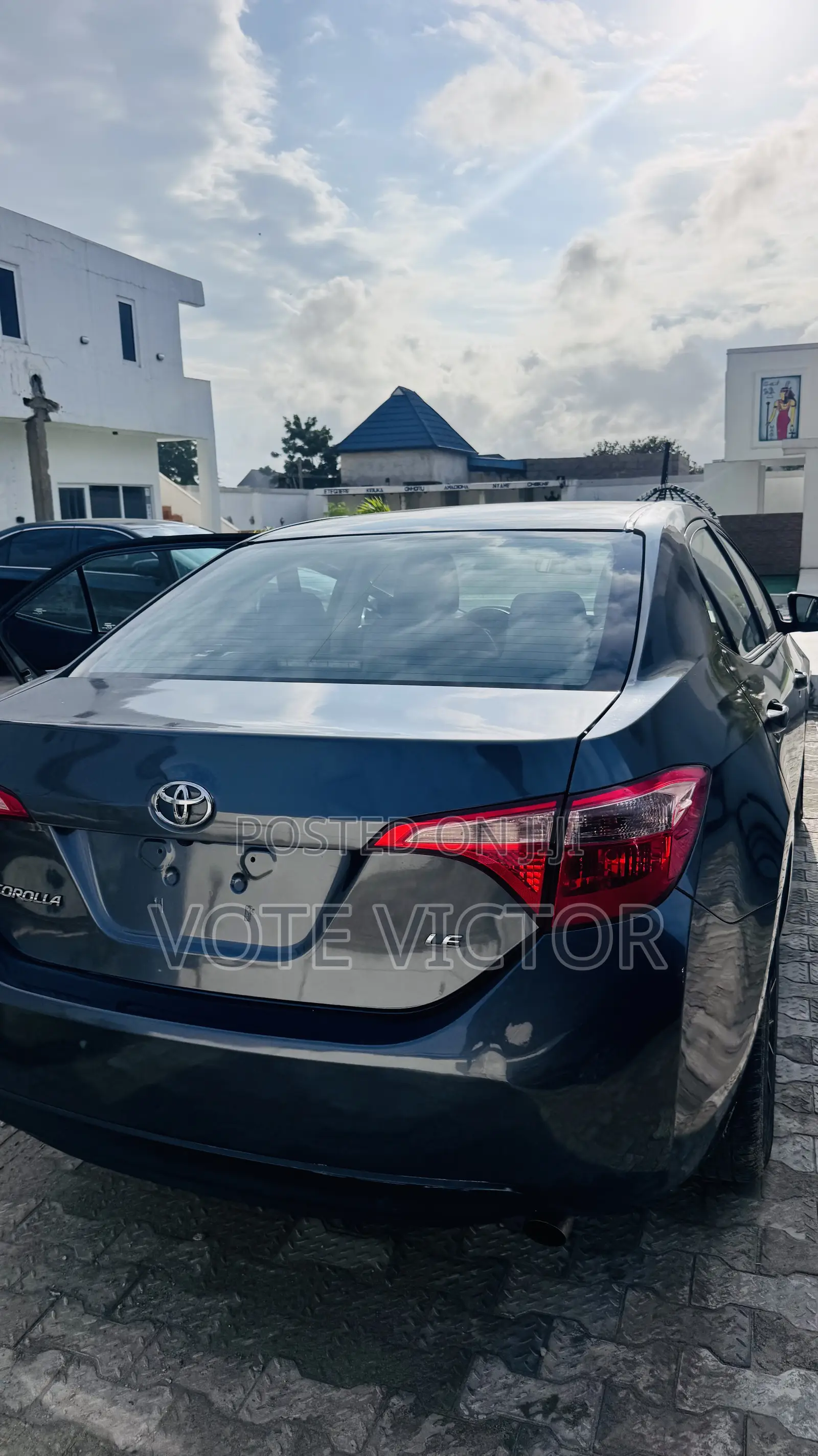 Toyota Corolla SE 4dr Sedan (1.8L 4cyl CVT) 2017 Gray