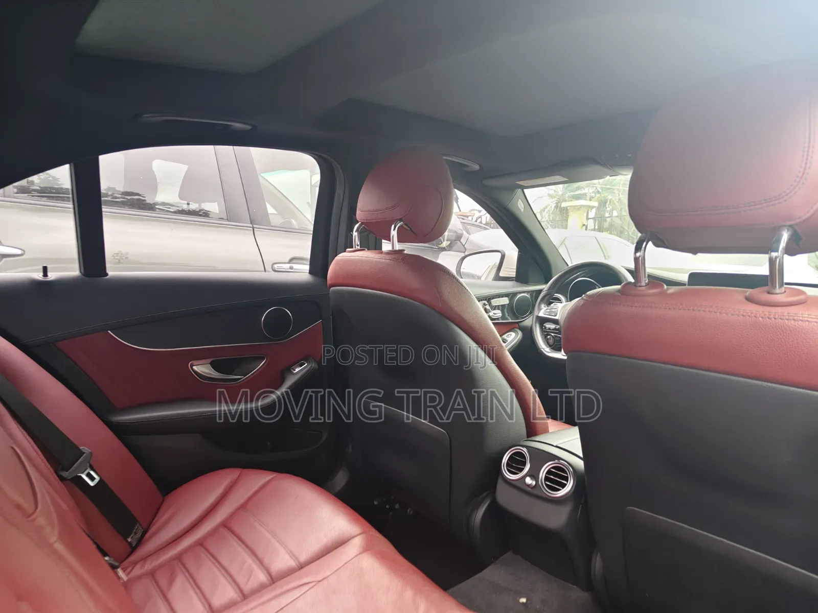 Mercedes-Benz C300 Luxury Sedan RWD (2.0L 4cyl 7A) 2017 White