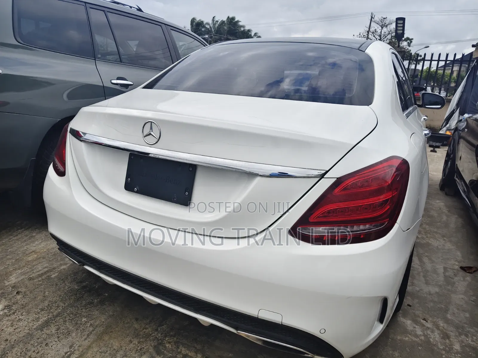 Mercedes-Benz C300 Luxury Sedan RWD (2.0L 4cyl 7A) 2017 White