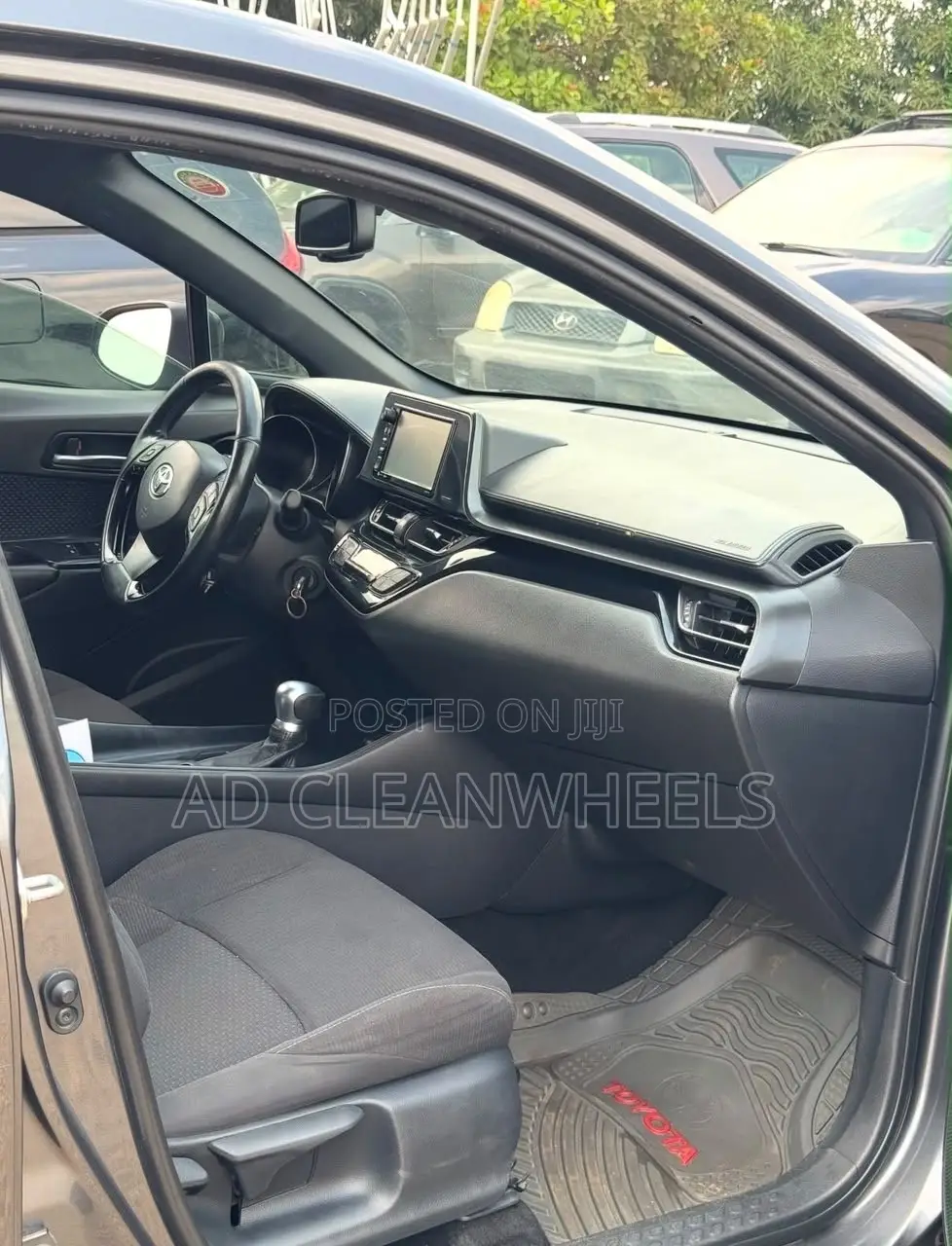Toyota C-HR XLE FWD 2019 Black