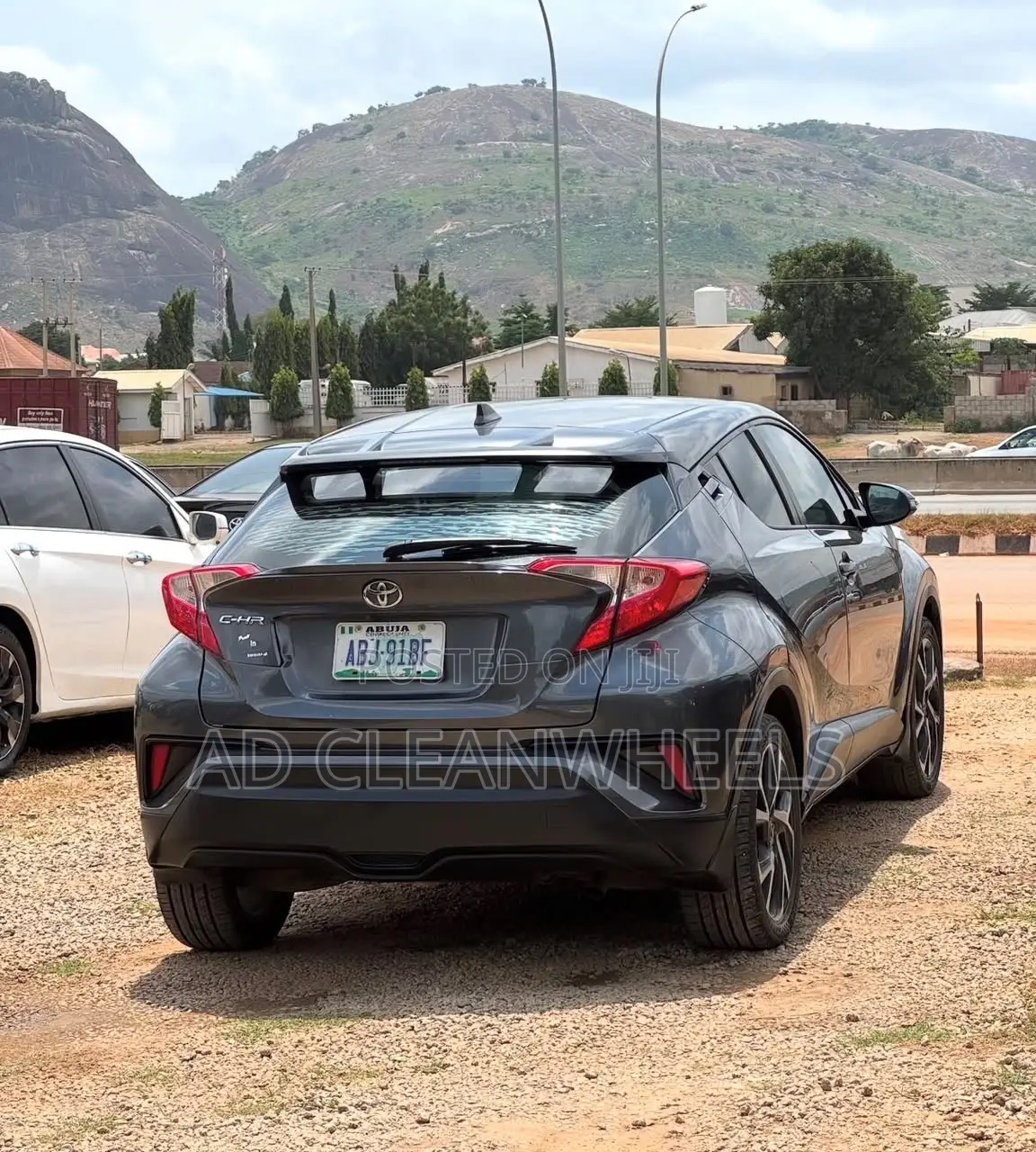 Toyota C-HR XLE FWD 2019 Black