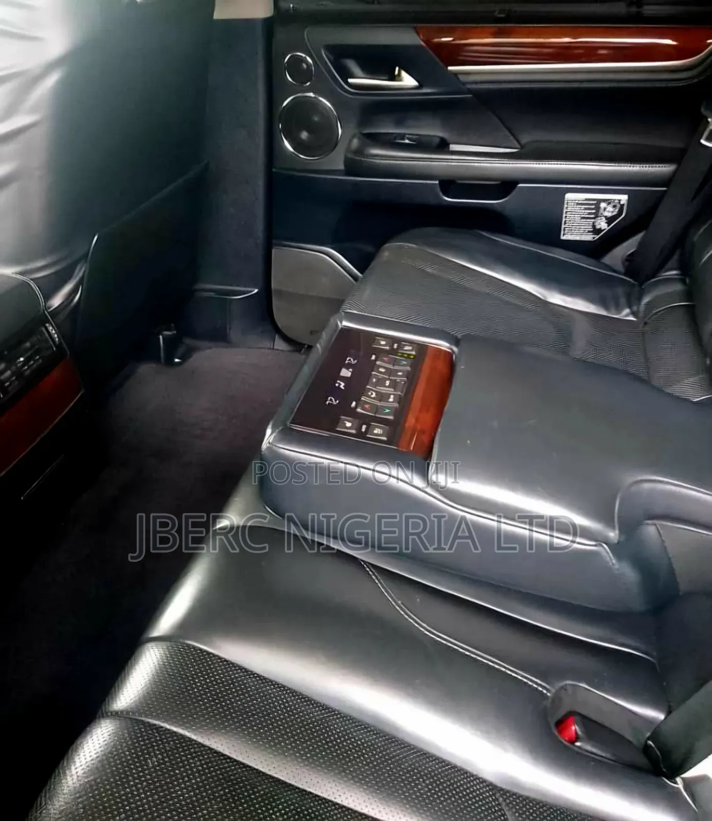 Lexus LX 570 AWD 2016 Gold