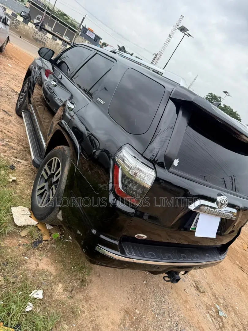 Toyota 4-Runner Limited 4WD 2012 Black