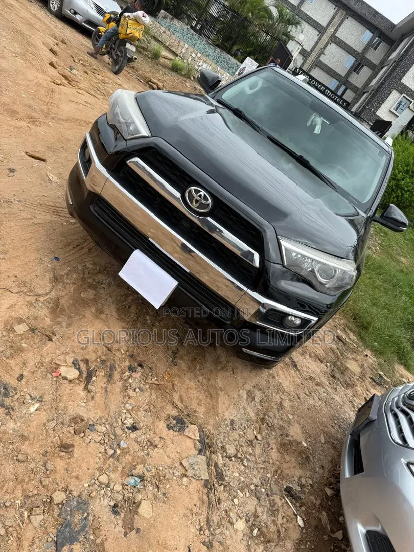 Toyota 4-Runner Limited 4WD 2012 Black